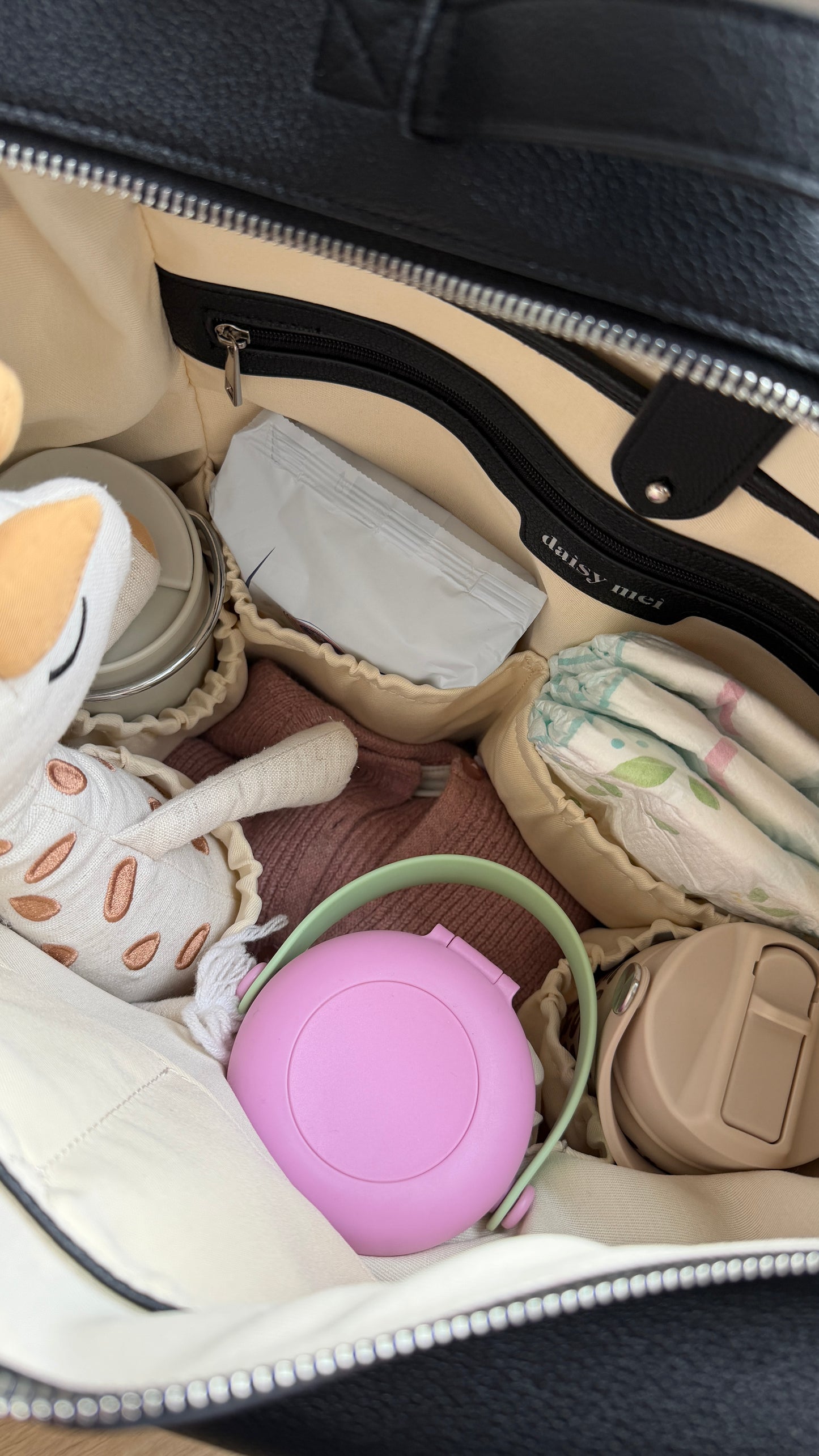 תיק החתלה גב- שחור