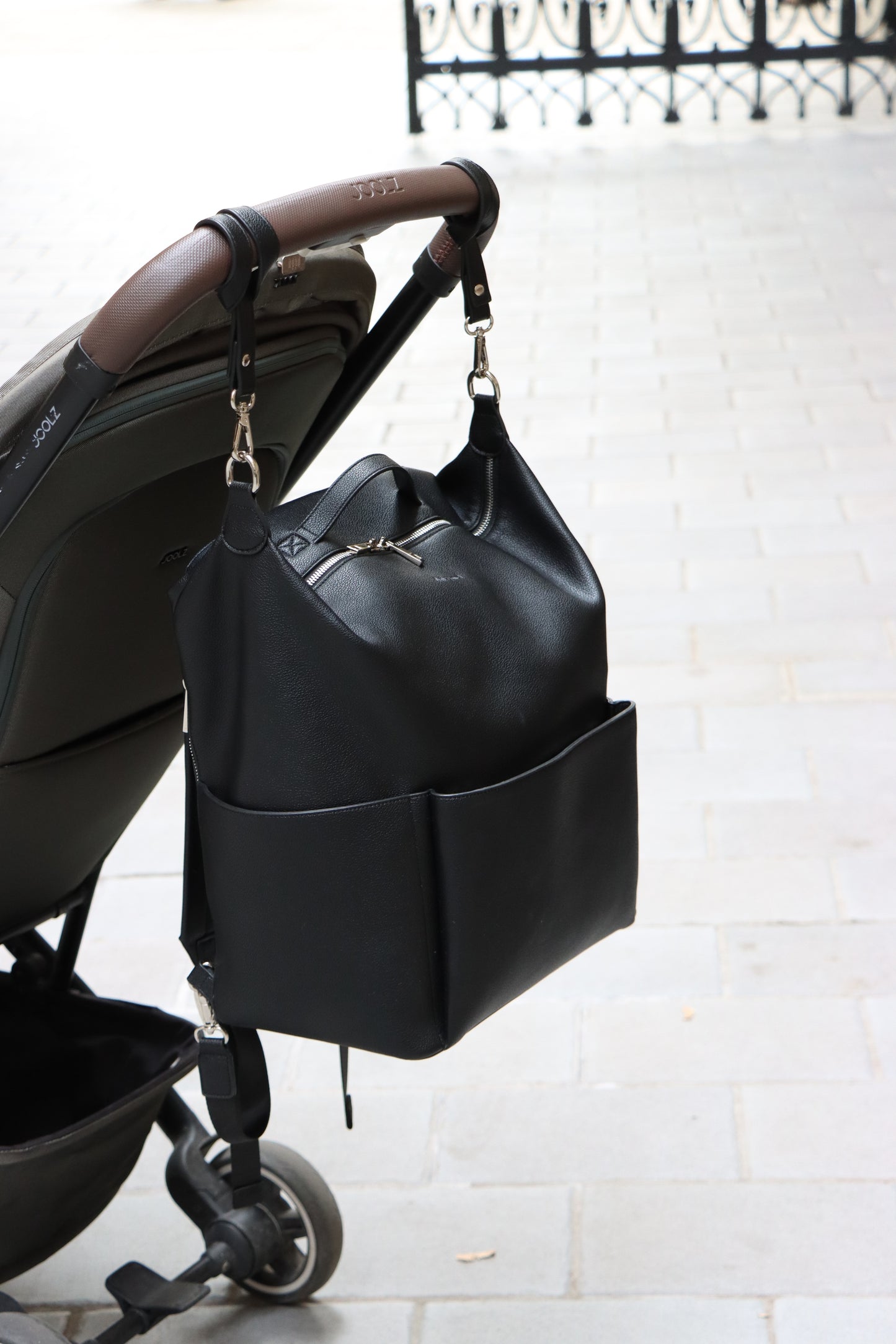 תיק החתלה גב- שחור