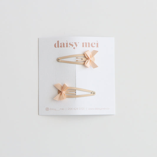 סיכת תיק תק- פפיון אפרסק